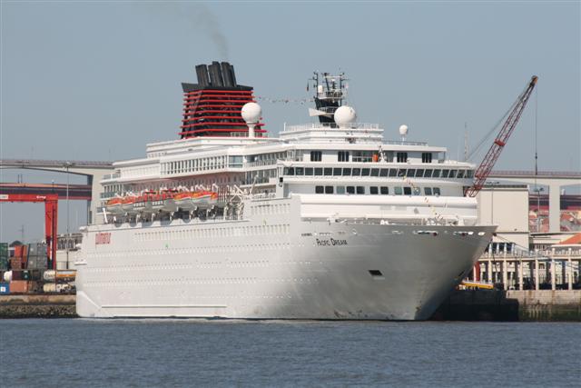 Pullmantur Suspends Pacific Dream Voyages Due to Engine Problems ...