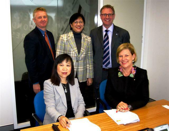 (Front l t r) Lee Lin Wong, Executive Director, Sembawang Shipyard Pte Ltd and Ann Sherry CEO Carnival Australia..(Back l to r) Iain Hempstead, Country Representative, Sembawang Shipyard Pte Ltd, K K Wee, General Manager (Business), Sembawang Shipyard Pte Ltd and Peter Little, Vice President Fleet Operations, Carnival Australia.