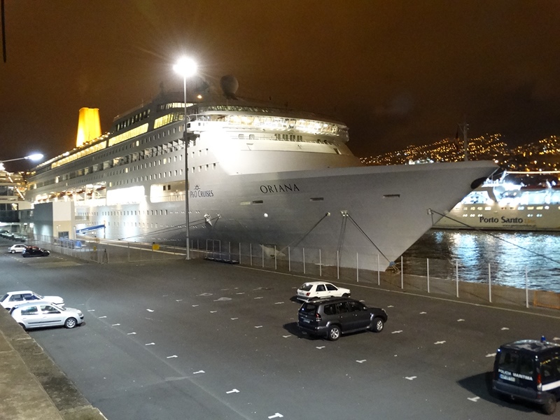 P&O Cruises Oriana in Funchal on Feb 19, 2014 (photo: Sergio Ferreira) 