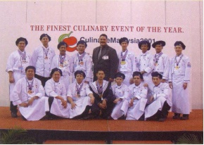 Star Cruises record breaking team with Executive Chef Vaughan Ivan Sanft center from the Superstar Virgo