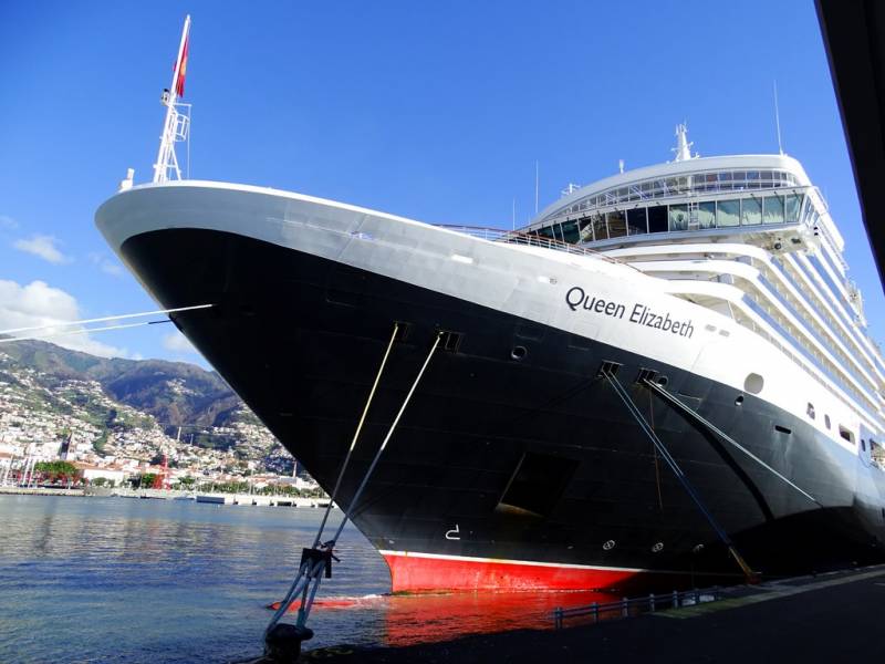 Queen Elizabeth in port (Photo: Sergio Ferreira)