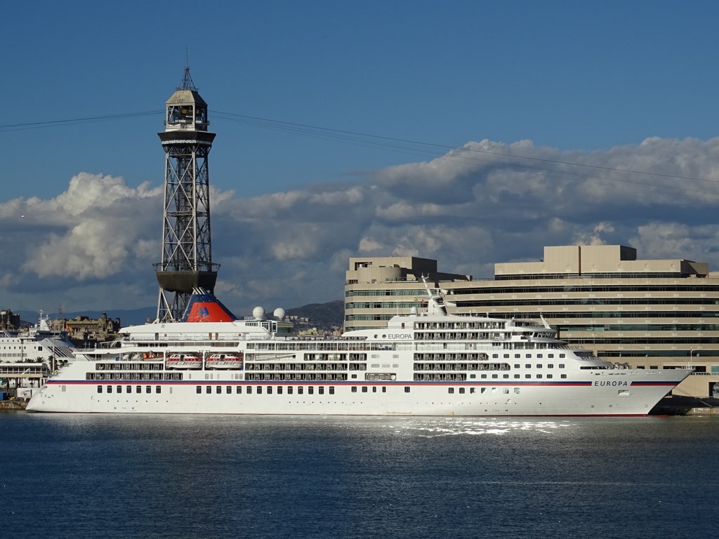 Hapag-Lloyd's Europa in Barcelona (Photo: Sergio Ferreira)