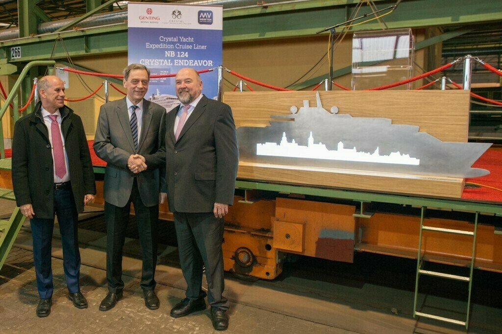 Tom Wolber, Crystal President and CEO, MV WERFTEN CEO Jarmo Laakso and Mecklenburg-Western Pomerania's Economics Minister Harry Glawe Crystal Endeavor: Visualization of the expedition yacht