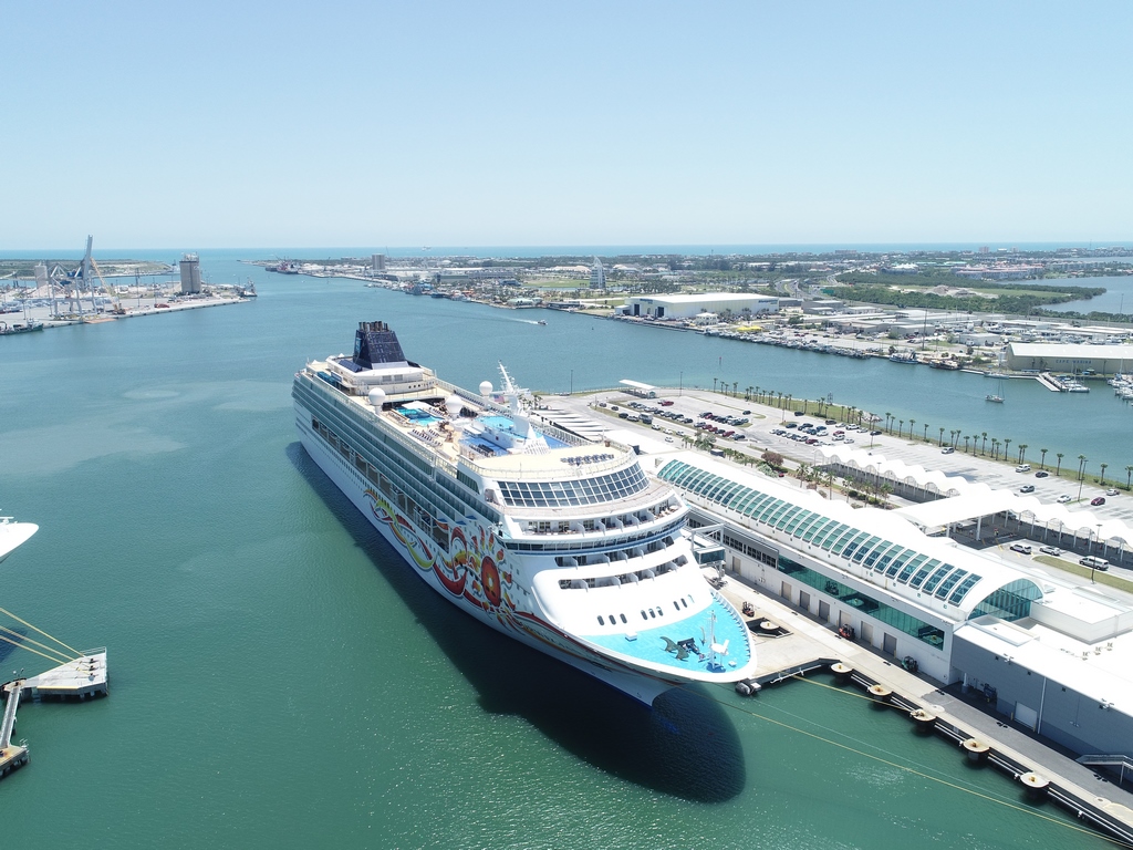 Norwegian Sun in Port Canaveral