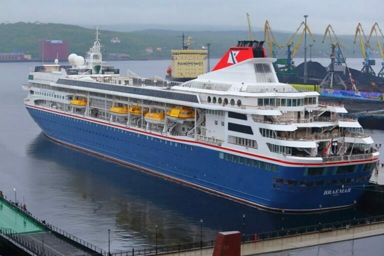 Braemar Makes History as Biggest Ship to Call in Murmansk Cruise