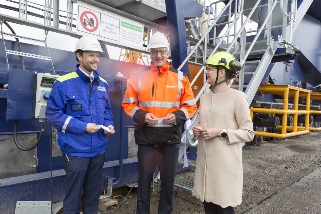 Meyer Turku Crane Delivery