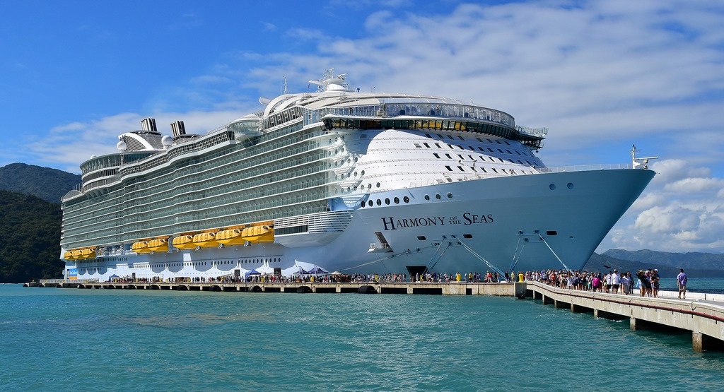 negative impacts of cruise ship tourism