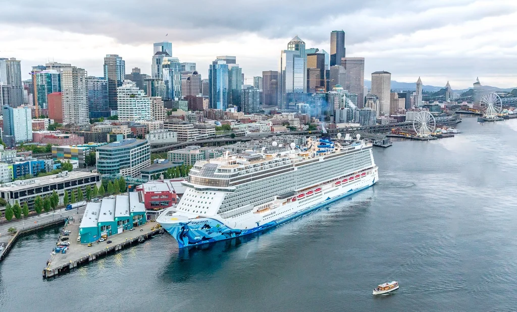 Norwegian Cruise Lines joins Alaska Airlines in plan to cut plastic water  bottles from trips - Puget Sound Business Journal