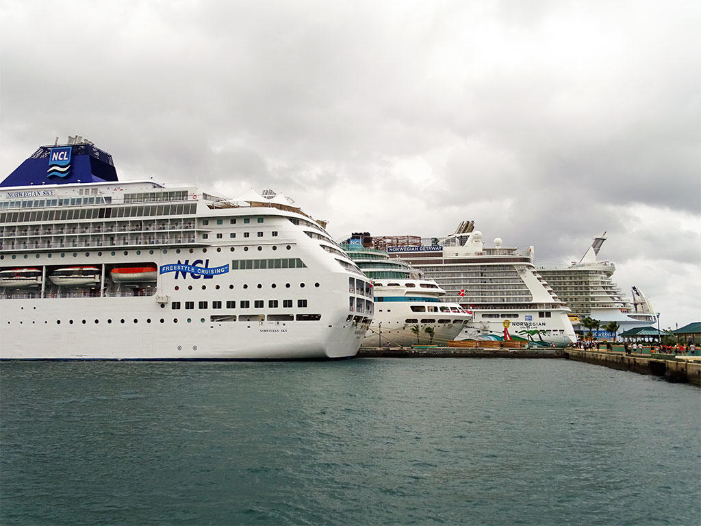 Norwegian and Royal Caribbean Ships in Nassau