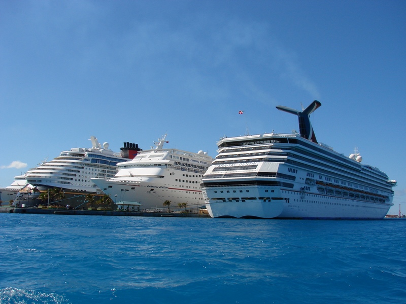Cruise Ships in Nassau