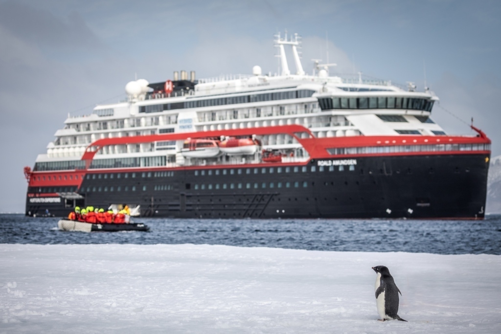 Hurtigruten is back in Antarctica