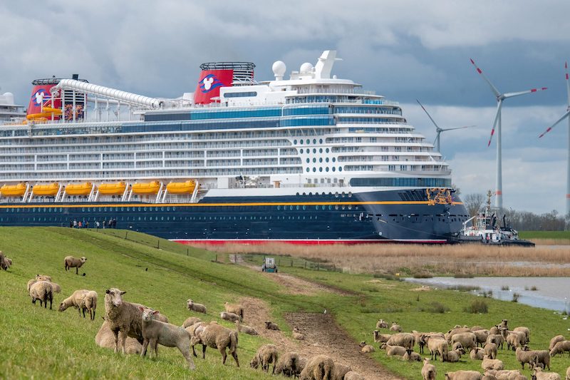 DISNEY WISH, horn melodies at maiden call in Bremerhaven for handover to  DISNEY CRUISE LINE