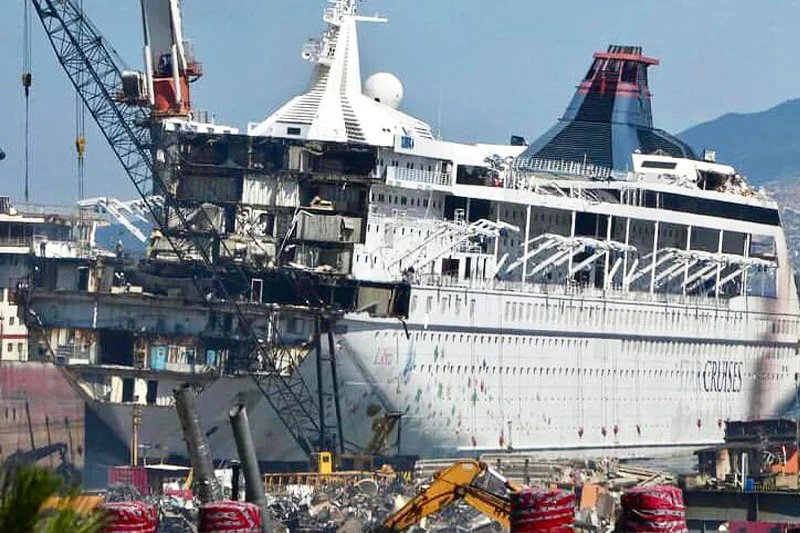 scrapping of cruise ships