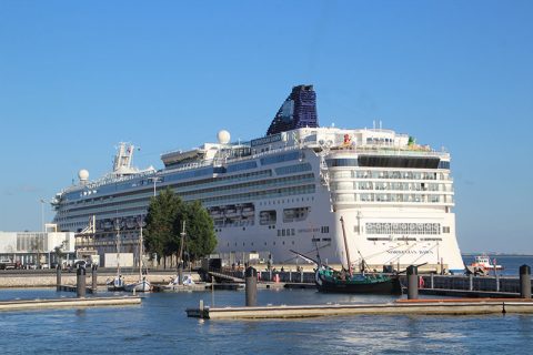 Norwegian Dawn in Lisbon