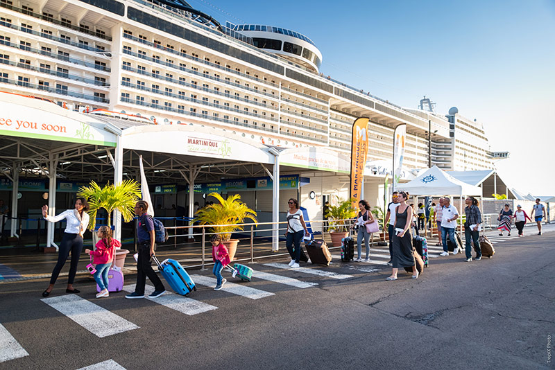 Boarding in Martinique