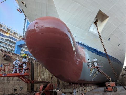 Hullcoating on the Oceania Riviera