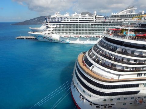 Ships in St. Maarten