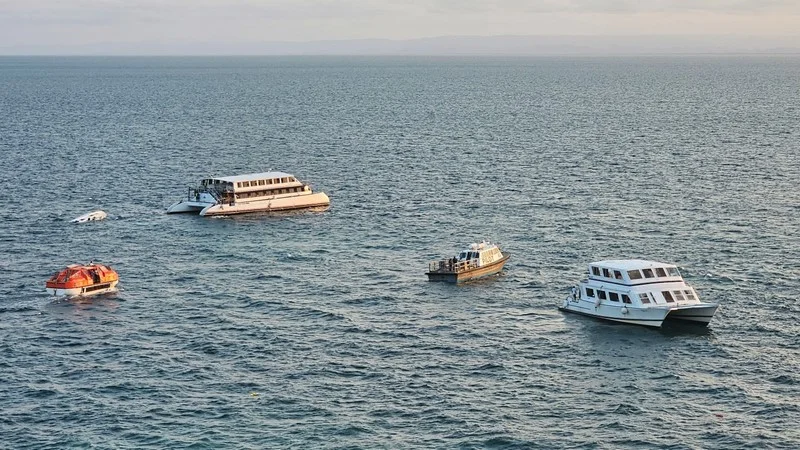 Capsized boat in Belize. All were safely rescued