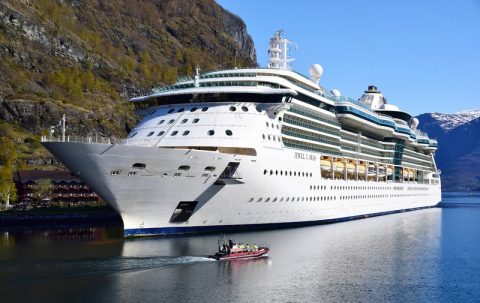 Jewel of the Seas in Flam