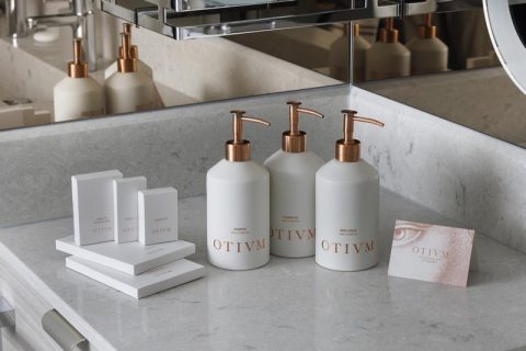 Silver Nova Amenities Kit