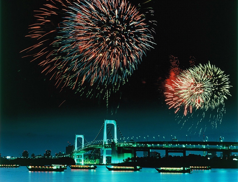 Fireworks at Tokyo　Bay © TCVB
