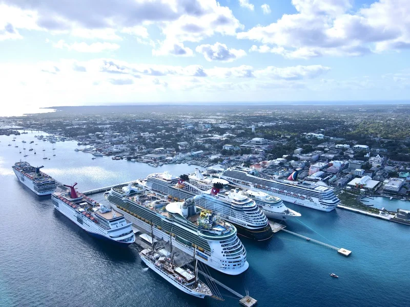 7 Ships in Nassau