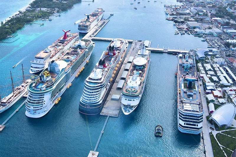 7 Ships in Nassau