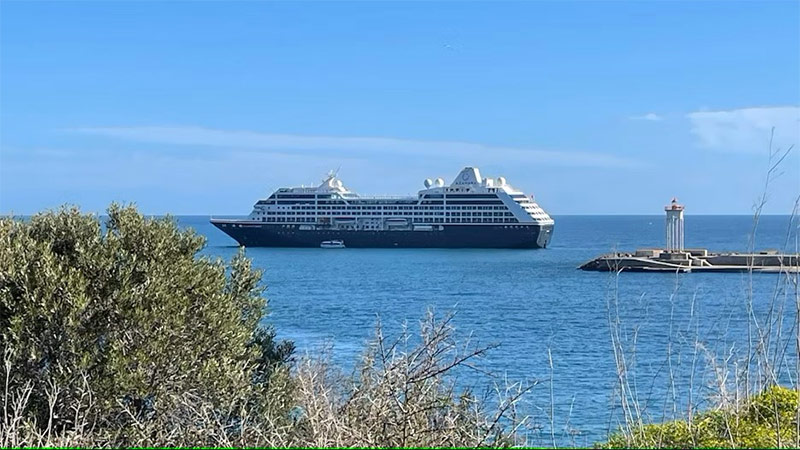 Azamara’s Pursuit Arrives in Port-Vendres