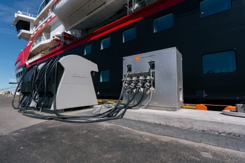 Fridtjof Nansen connects