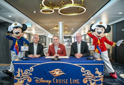 Hand over of the Disney Treasure