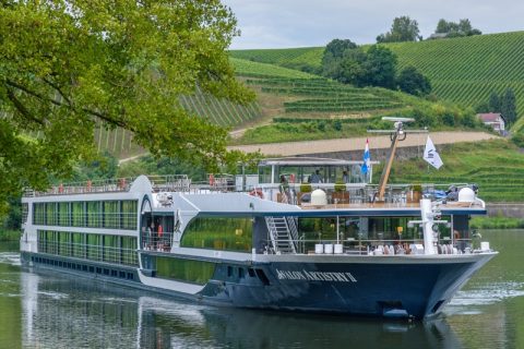 Avalon ship in France