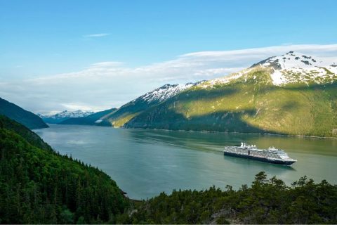 Holland America Line Nieuw Amsterdam Skagway