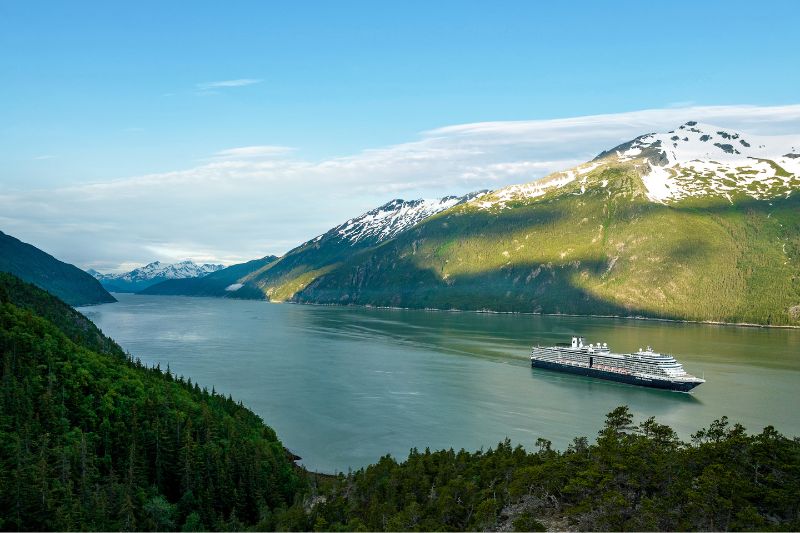 Holland America Line Nieuw Amsterdam Skagway