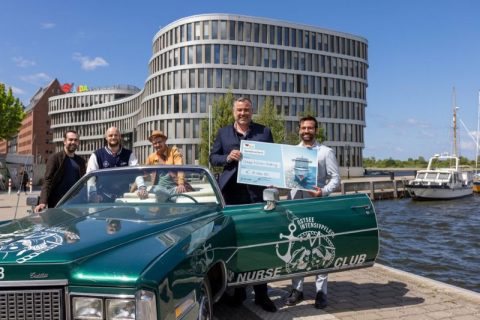 aida donates to nurse club foundation