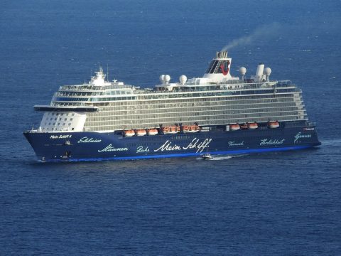 Mein Schiff 4