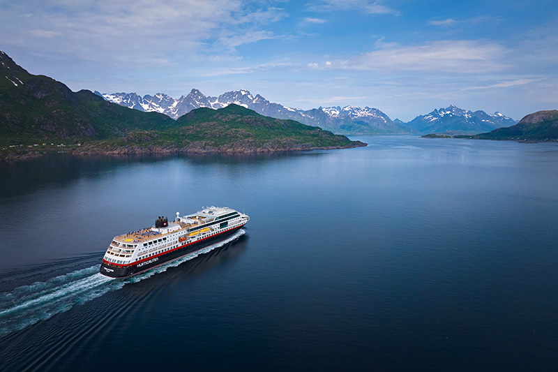 ms trollfjord, norway, hurtigruten
