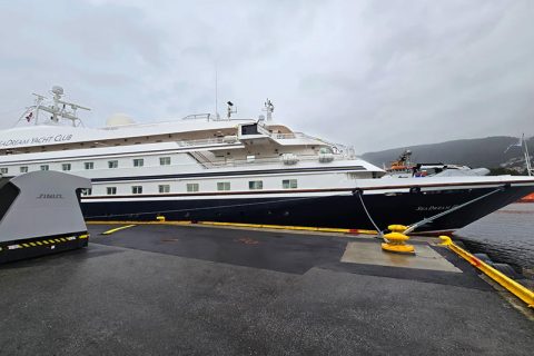 seadream ii connects to shore power