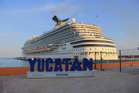Carnival Breeze in Progreso
