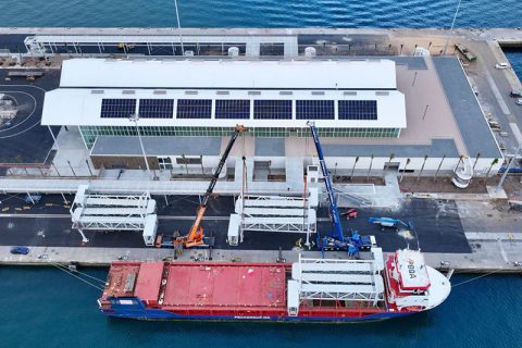 las palmas three new boarding bridges