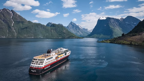 ms trollfjord