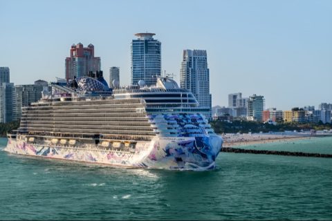 norwegian luna miami