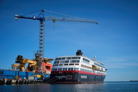 Midnatsol in Drydock