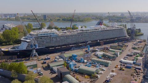 mein schiff 3 rotterdam drydock (1)