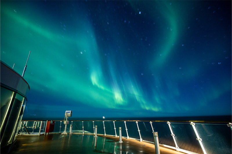 Aurora Expeditions with Northern Lights in Greenland