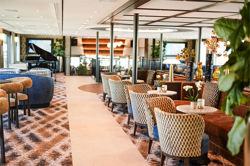 Resplendence Lounge