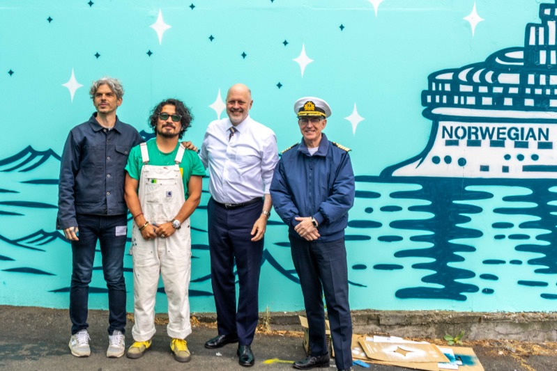 NCLH Seattle mural