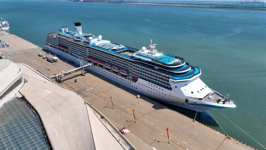 Adora ship in Tianjin