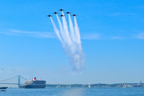 Queen Mary 2 in NYC