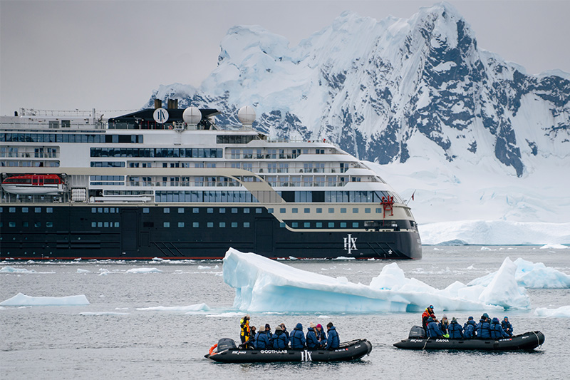 HX Fridtjof Nansen in Antarctica Paradise Bay