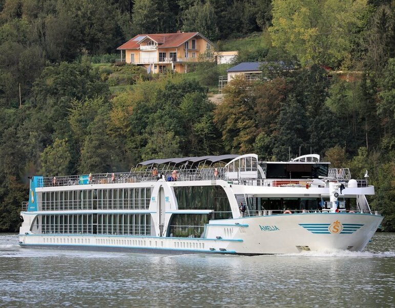 Phoenix Reisen River Ship